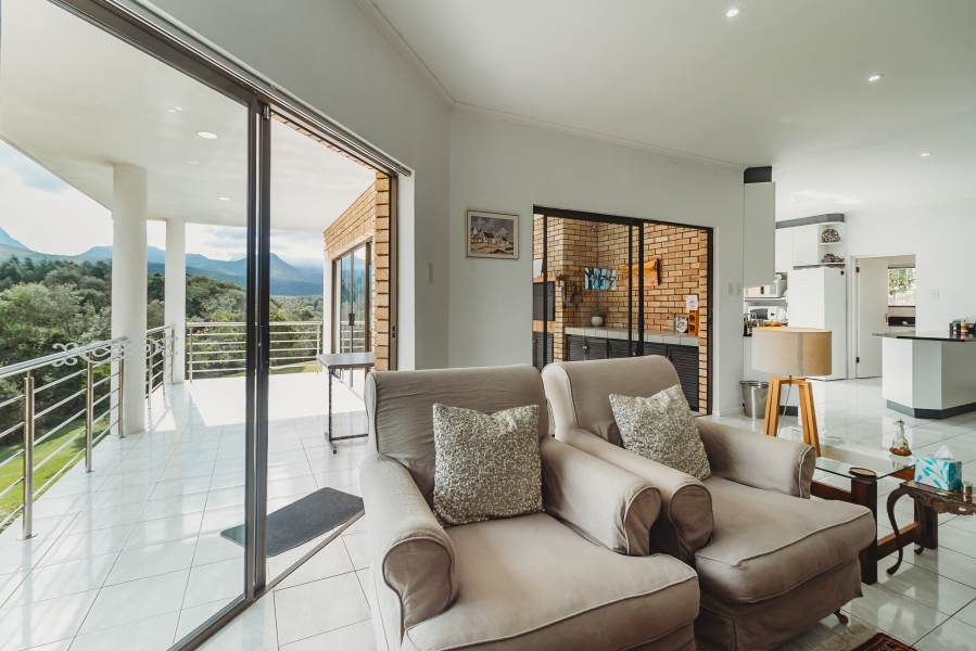 4 Bedroom Property for Sale in Bergsig Western Cape